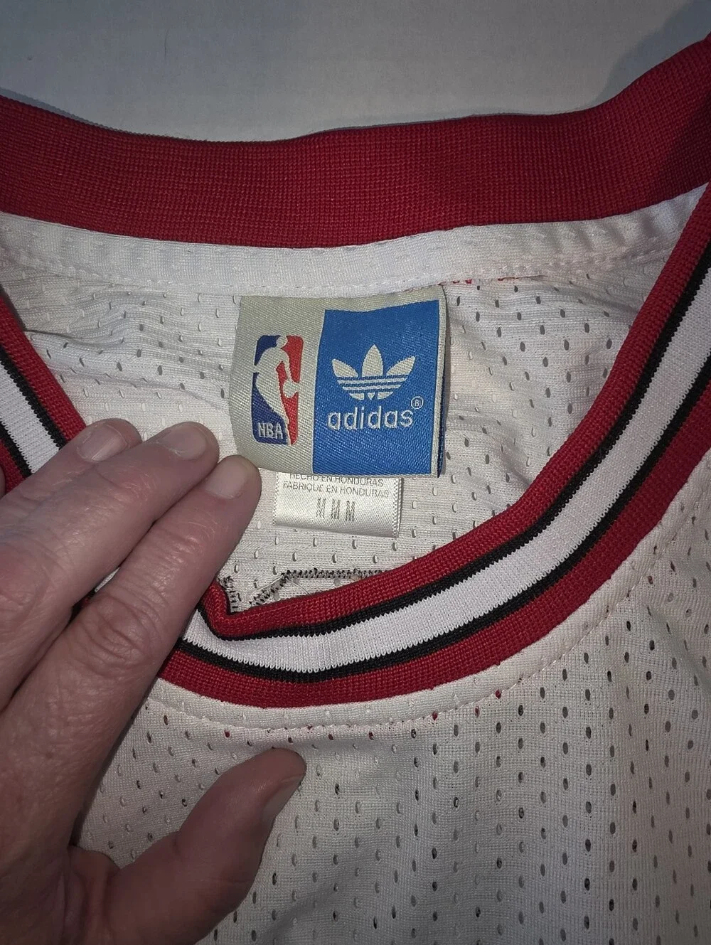 Vintage Adidas Chicago Bulls Scottie Pippen #33 NBA Basketball Jersey M